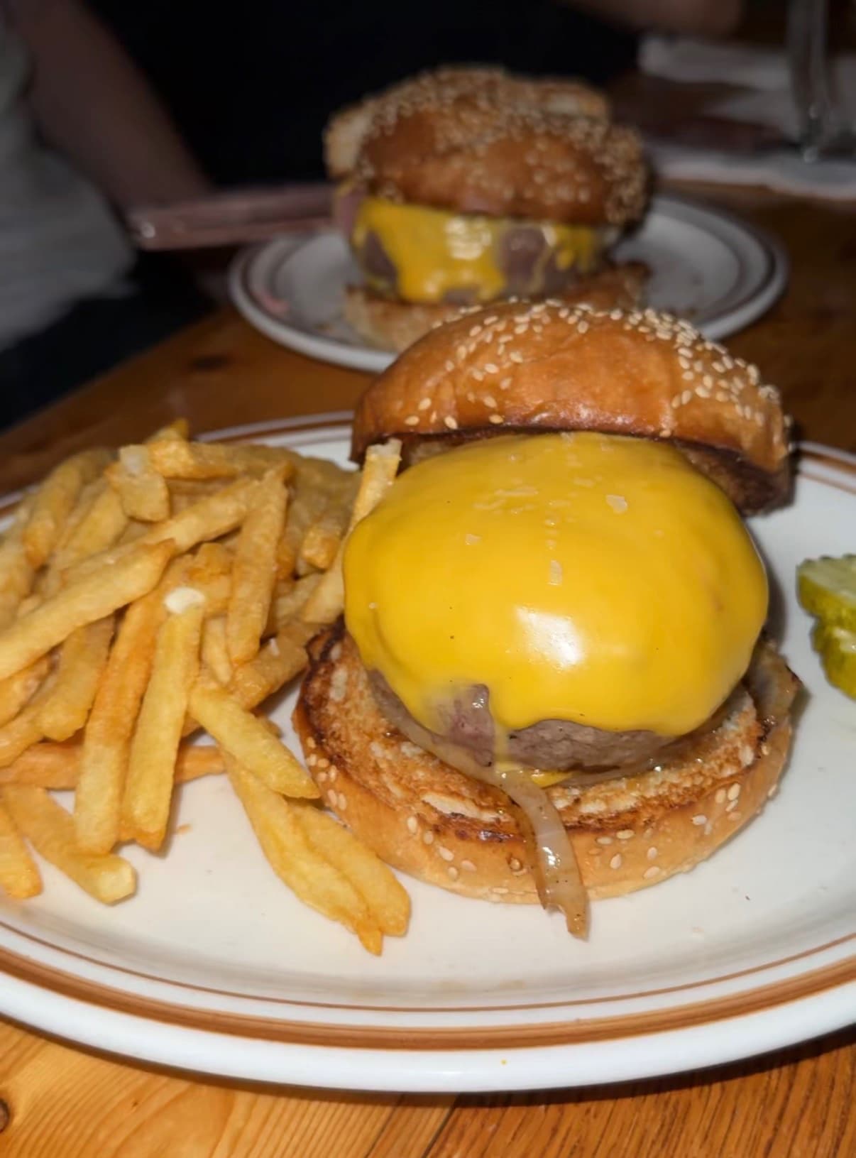 The Hamburger at The Lion's Bar & Grill